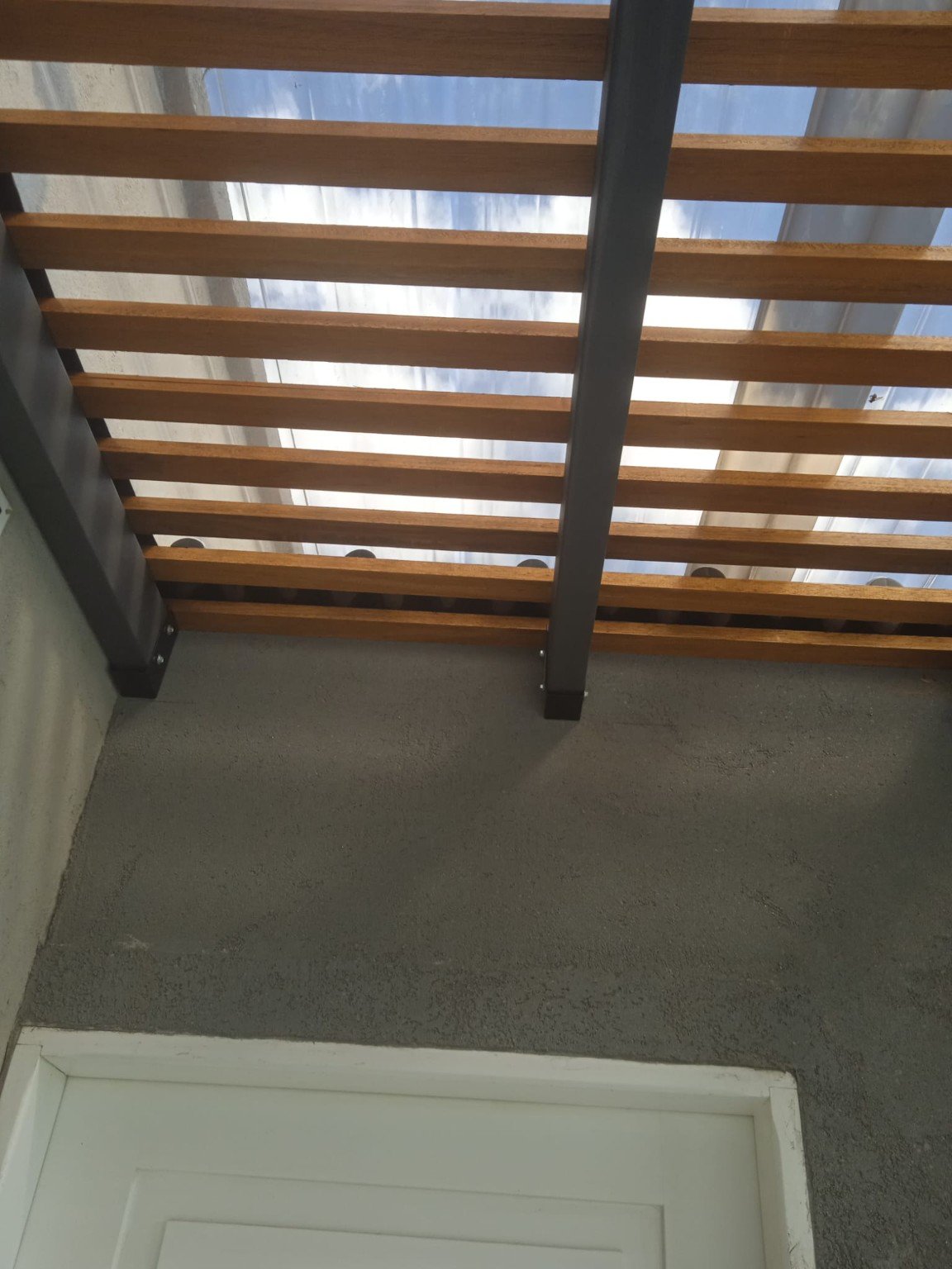 Estructura de madera y metal